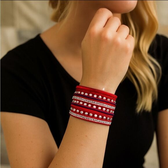 Red Rhinestone Bling Wrap Snap Bracelet - Picture 1 of 6